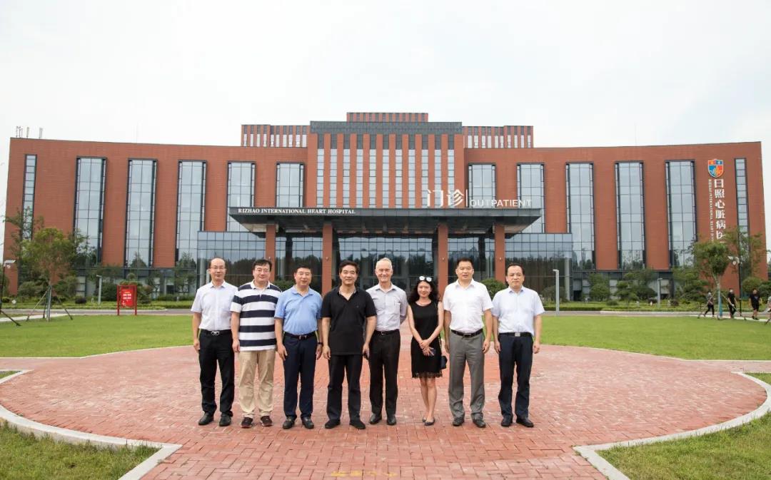 上海德達(dá)醫(yī)院總裁David Hoidal、院長孫立忠教授一行蒞臨我院考察指導(dǎo)